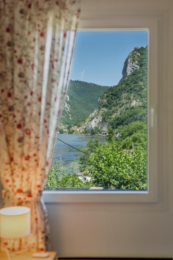 Vila Camelia Golubac Esterno foto